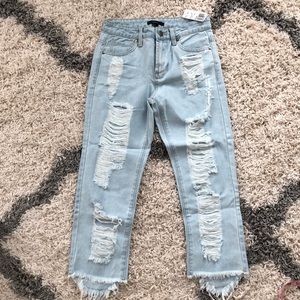 NWT Forever 21 distressed ankle jeans